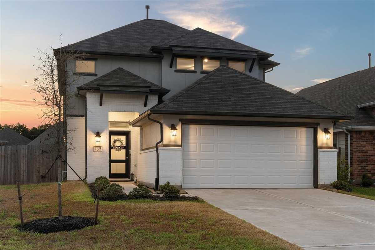 $400,000 - 4Br/3Ba -  for Sale in Meadows At Imperial Oaks, Conroe