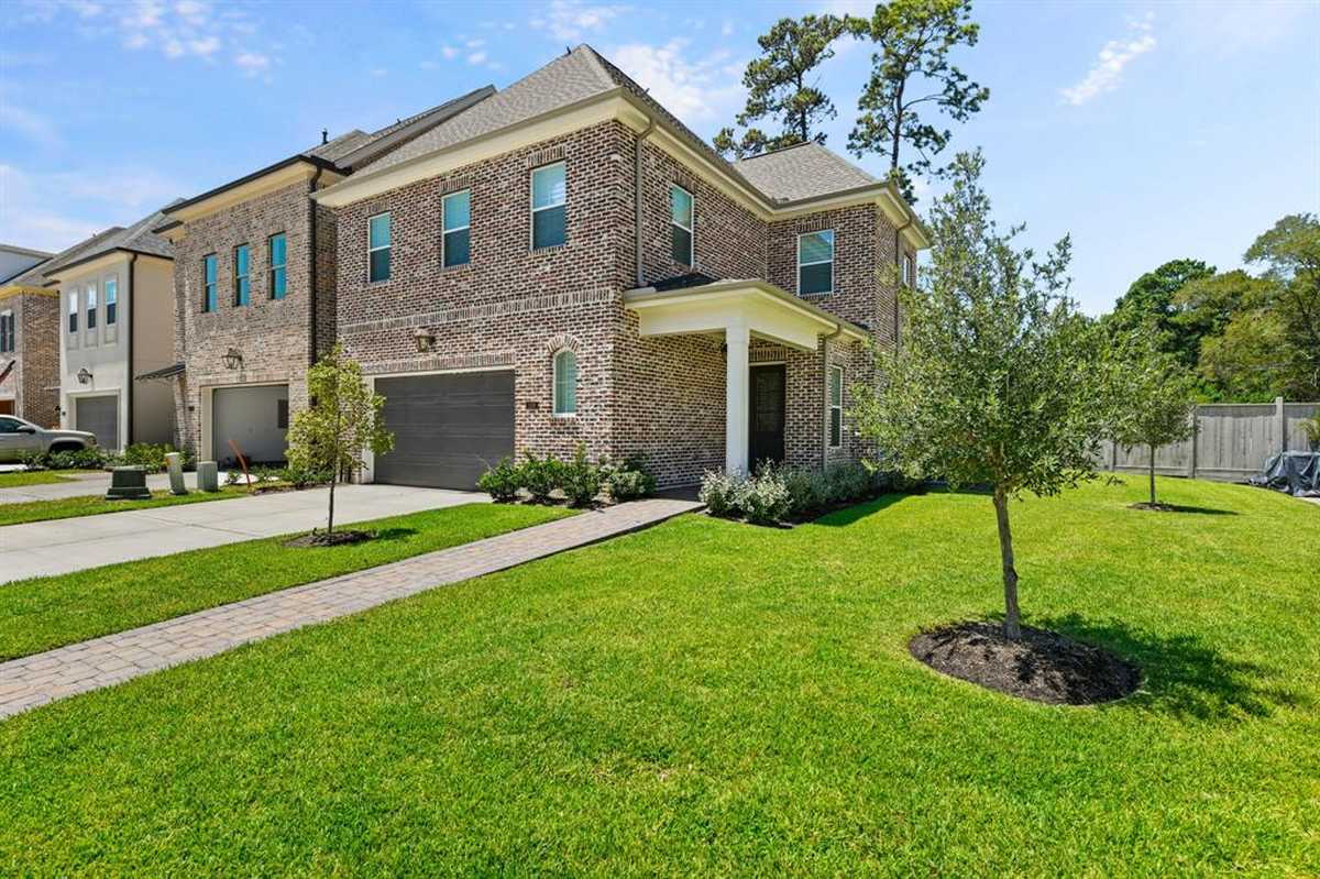 $635,000 - 3Br/3Ba -  for Sale in Boulevard Green At Vision Park, Conroe