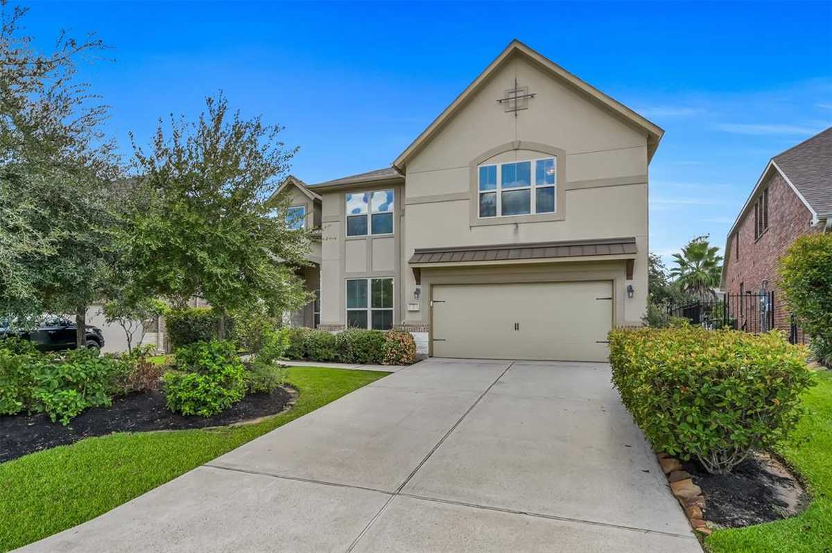 $725,000 - 4Br/4Ba -  for Sale in The Woodlands Creekside Park West 09, Tomball