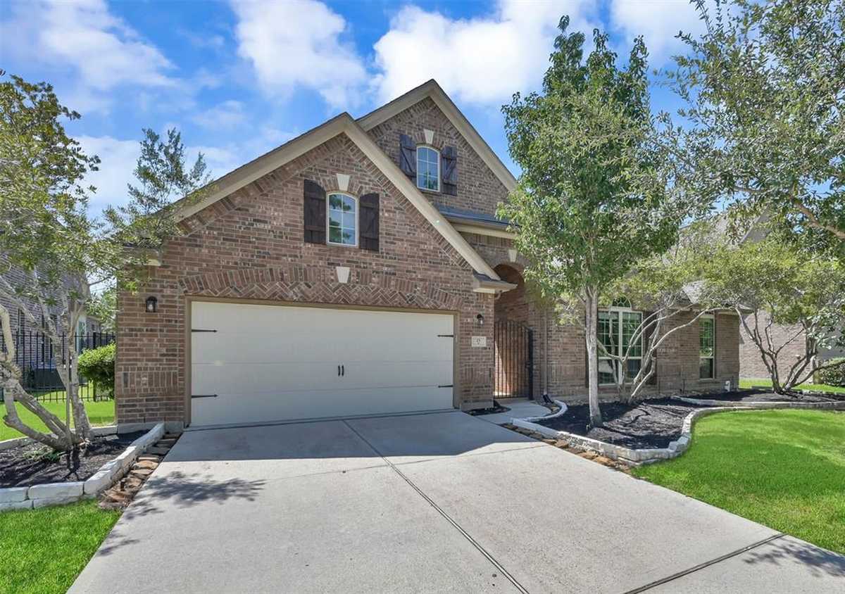$749,900 - 4Br/4Ba -  for Sale in The Woodlands Creekside Park West 07, Tomball