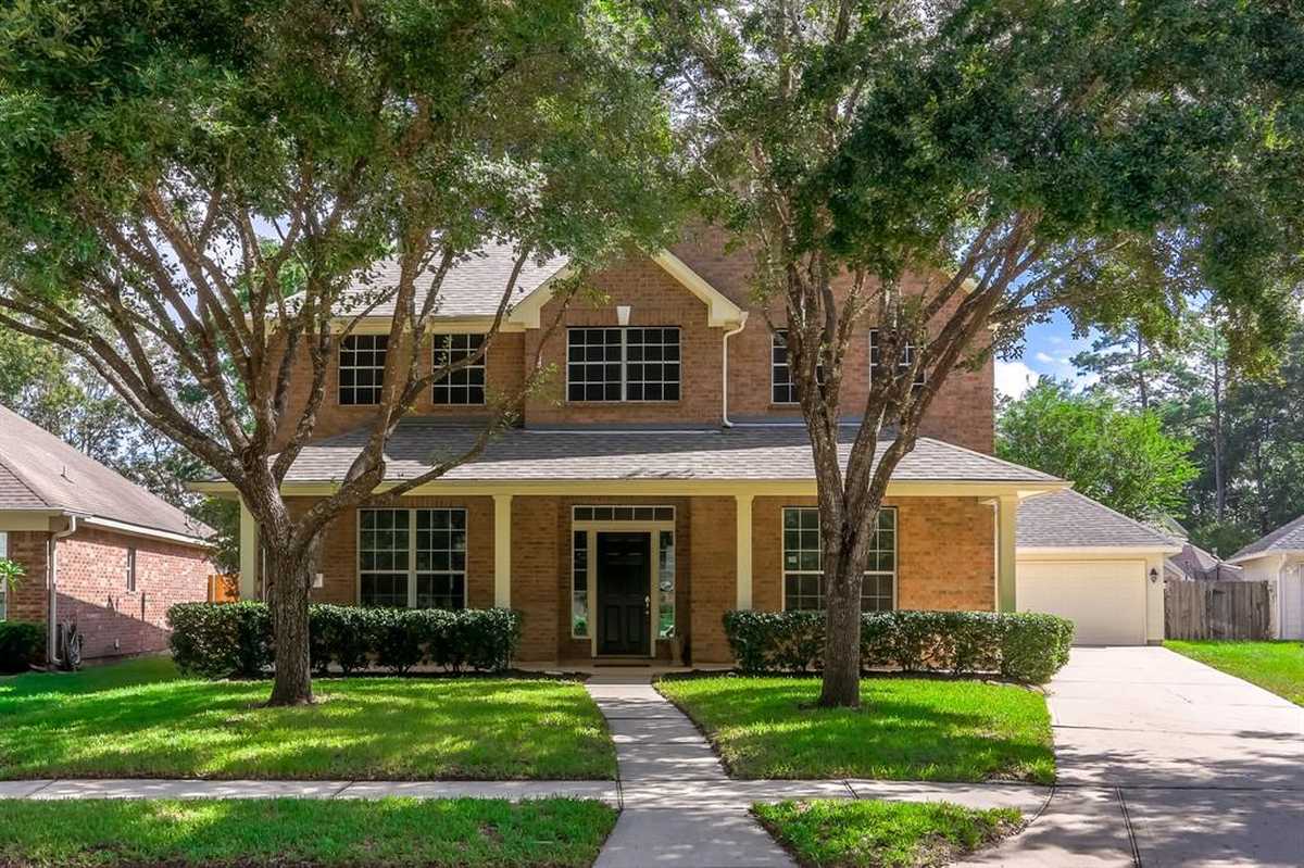 $425,000 - 3Br/3Ba -  for Sale in Imperial Oaks Park, Conroe