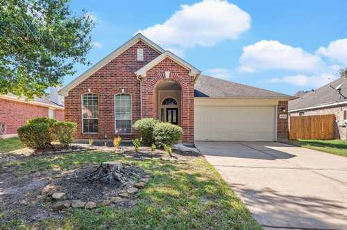 $330,000 - 4Br/2Ba -  for Sale in Canyon Lakes At Stonegate 05, Houston