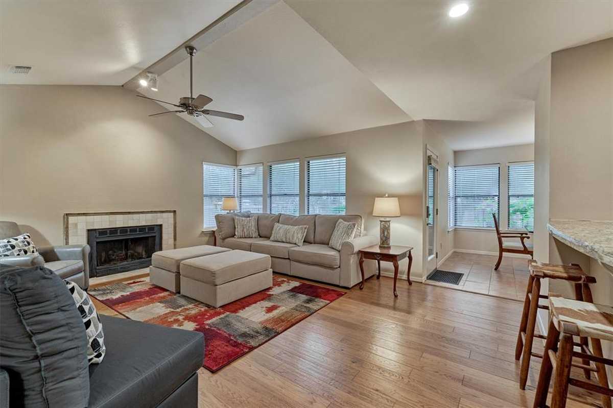 $305,000 - 3Br/3Ba -  for Sale in The Woodlands Grogans Mill, The Woodlands