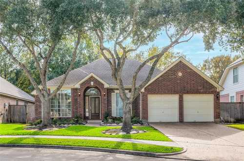 $390,000 - 4Br/2Ba -  for Sale in Greatwood, Sugar Land