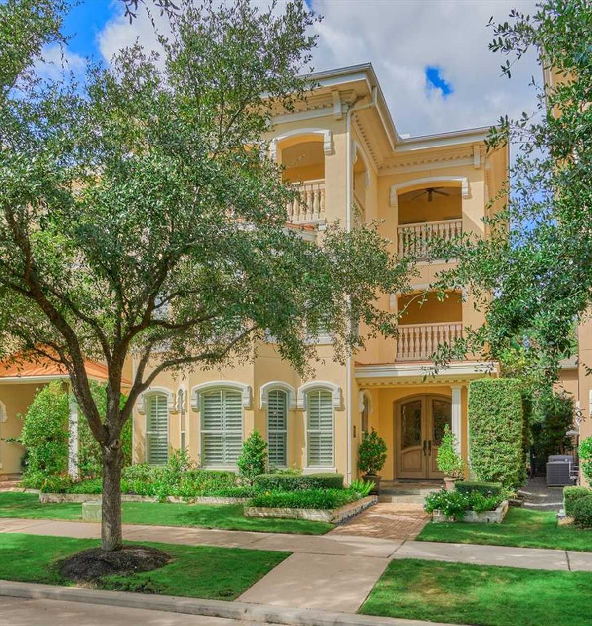 $1,895,000 - 4Br/5Ba -  for Sale in East Shore-the Villas, The Woodlands