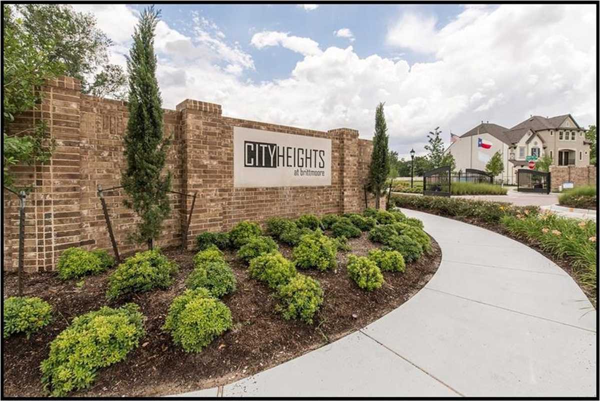 $385,000 - 2Br/4Ba -  for Sale in City Hts/brittmoore, Houston