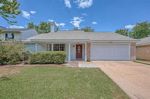 $315,000 - 3Br/2Ba -  for Sale in Settlers Grove, Sugar Land