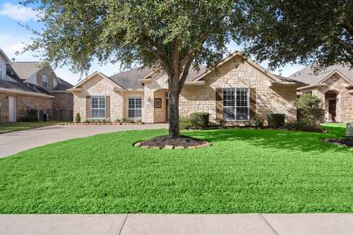 $529,999 - 3Br/3Ba -  for Sale in Towne Lake, Cypress