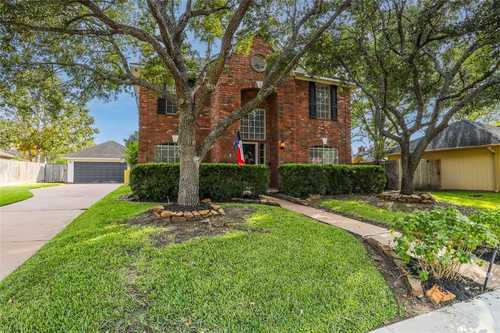 $409,777 - 4Br/3Ba -  for Sale in Greatwood Knoll Sec 1, Sugar Land