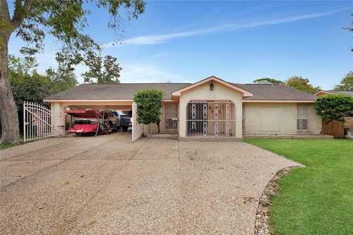 $299,500 - 3Br/2Ba -  for Sale in Cole Creek Manor Sec 01, Houston