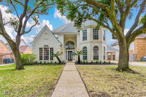 $695,000 - 4Br/5Ba -  for Sale in Twin Lakes Sec 01, Houston