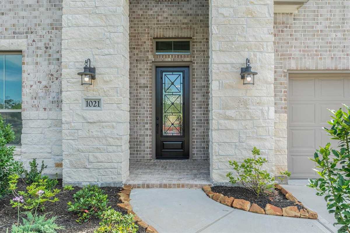 $593,786 - 4Br/4Ba -  for Sale in Grand Central Park, Conroe