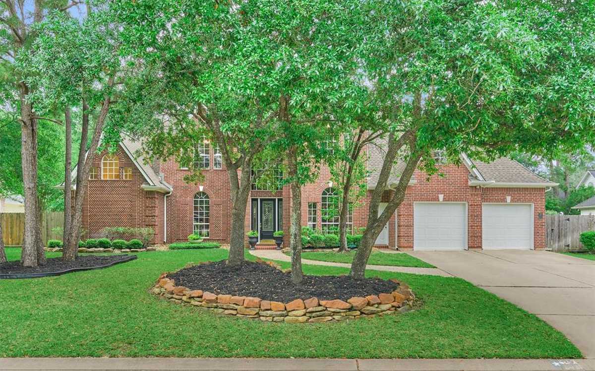 $875,000 - 4Br/5Ba -  for Sale in The Woodlands Cochrans Crossing, The Woodlands
