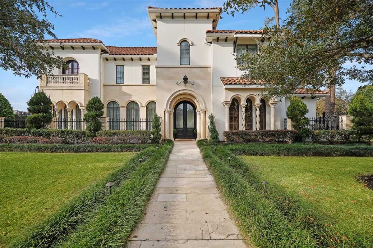 $4,100,000 - 6Br/9Ba -  for Sale in Pine Shadows, Houston