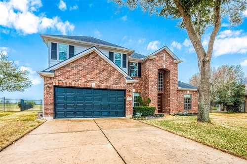 $560,000 - 4Br/3Ba -  for Sale in Stone Gate, Houston