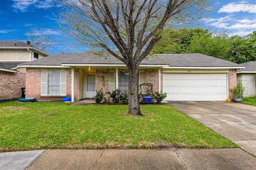 $262,000 - 3Br/2Ba -  for Sale in Townewest, Sugar Land