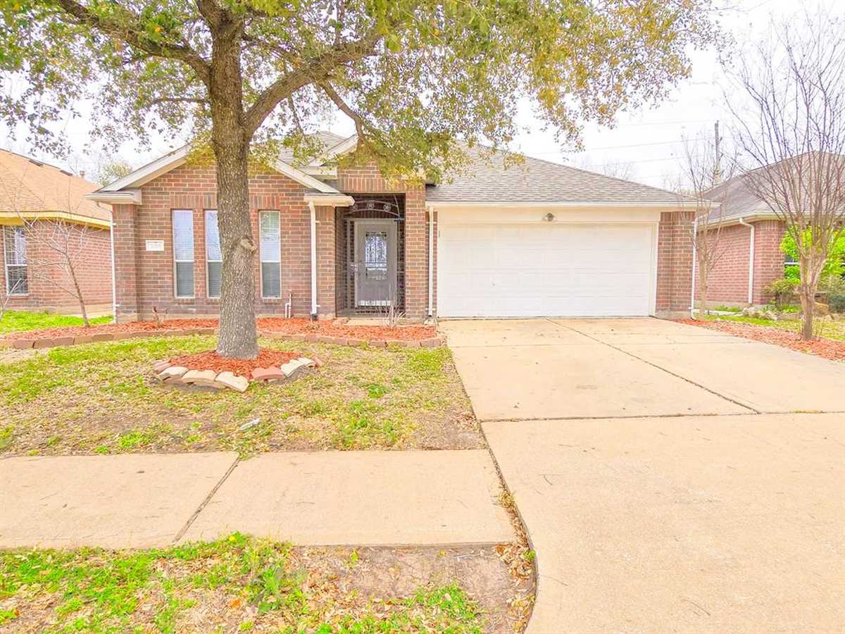 $329,990 - 3Br/2Ba -  for Sale in Lakes/bellaire Sec 01, Houston