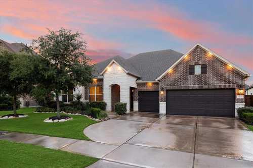 $700,000 - 4Br/4Ba -  for Sale in Towne Lake, Cypress