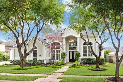 $899,000 - 4Br/4Ba -  for Sale in New Territory, Sugar Land