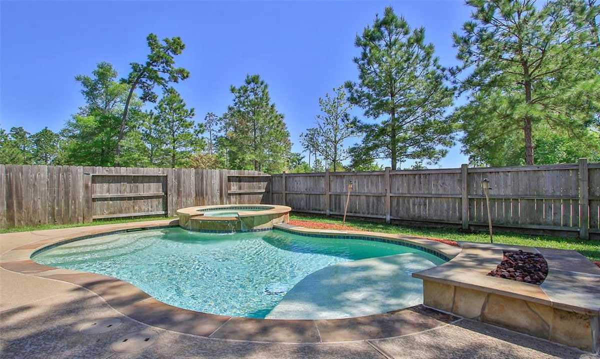 $525,000 - 3Br/3Ba -  for Sale in Meadows At Imperial Oaks 02, Conroe