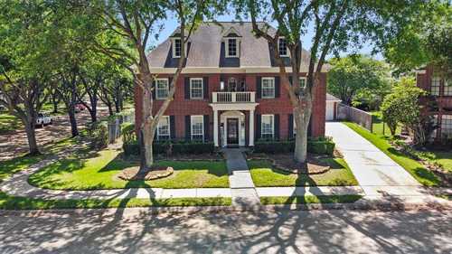 $689,000 - 5Br/4Ba -  for Sale in Fosters Green, Sugar Land