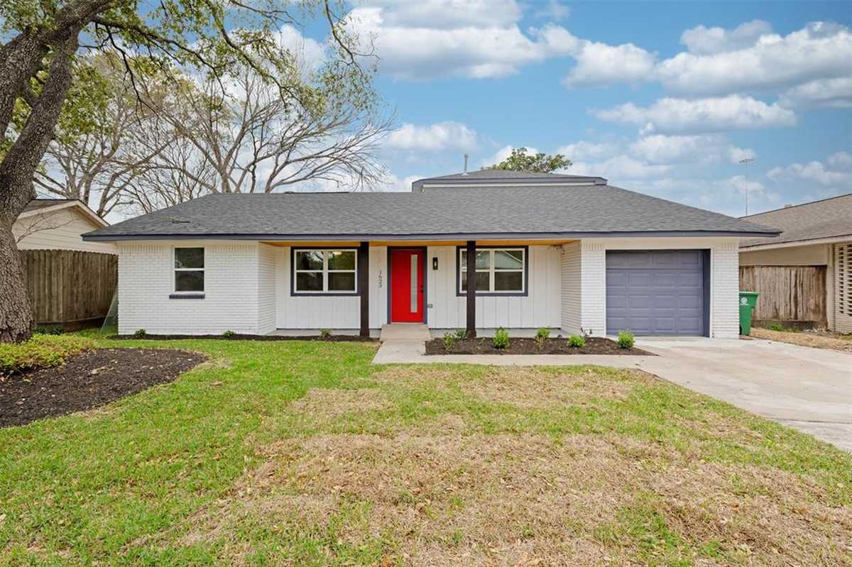 $719,000 - 4Br/3Ba -  for Sale in Holly Park, Houston