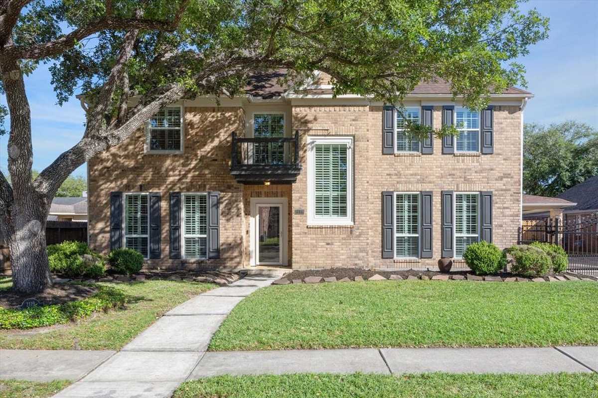 $695,000 - 4Br/3Ba -  for Sale in Green Tee Terrace Sec 04, Pearland