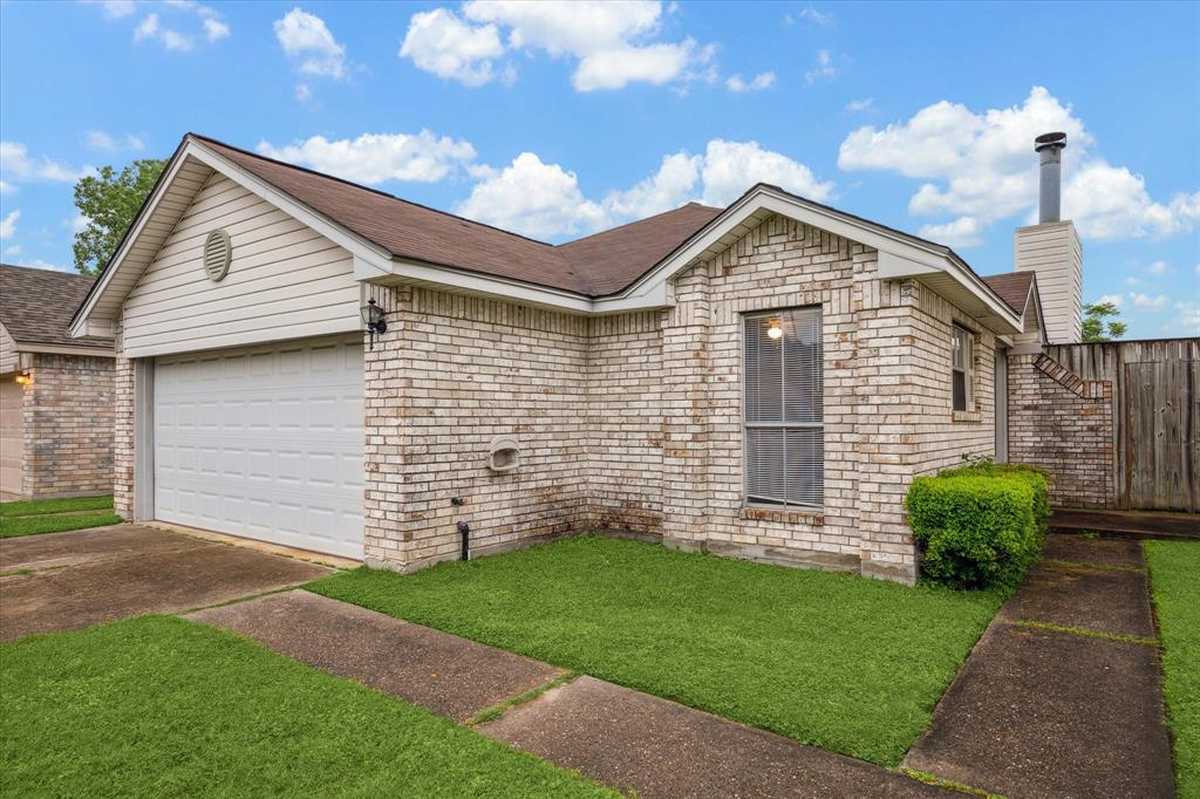 $210,000 - 2Br/2Ba -  for Sale in Westbourne, Tomball