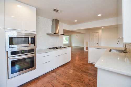 $650,000 - 4Br/3Ba -  for Sale in Beechmont Ext, Bellaire