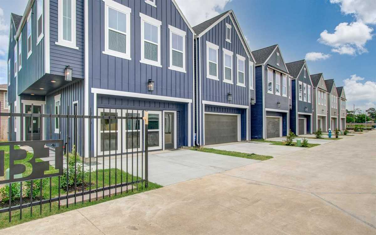 $309,990 - 3Br/3Ba -  for Sale in Bauman Heights, Houston
