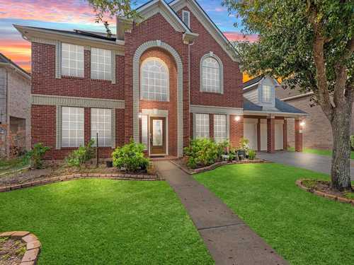 $589,990 - 5Br/4Ba -  for Sale in New Territory, Sugar Land