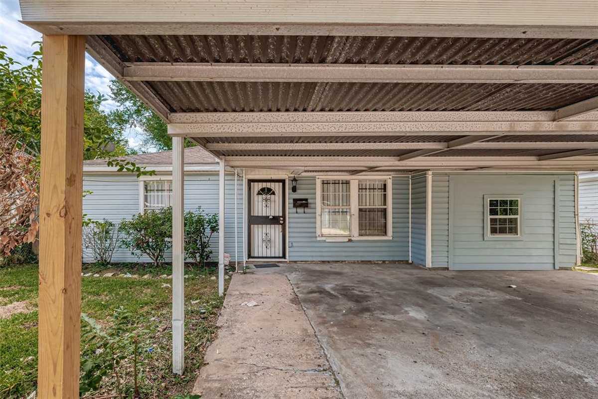 $162,000 - 4Br/1Ba -  for Sale in Southlawn, Houston