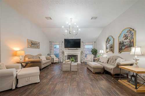 $400,000 - 3Br/2Ba -  for Sale in Canyon Lakes At Stonegate, Houston