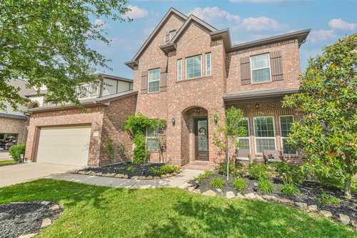 $549,500 - 4Br/4Ba -  for Sale in Cypress Creek Lakes, Cypress