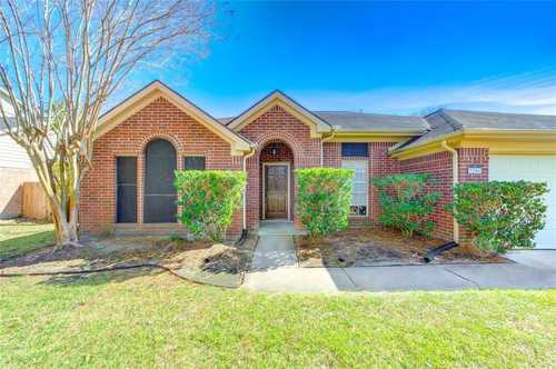 $389,000 - 3Br/2Ba -  for Sale in Hickory Creek Sec 1, Katy