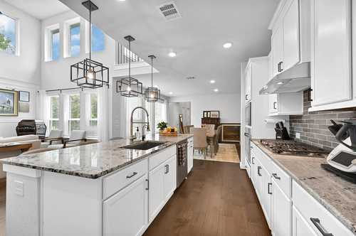 $1,075,000 - 4Br/4Ba -  for Sale in The Woodlands Creekside Park We, Tomball