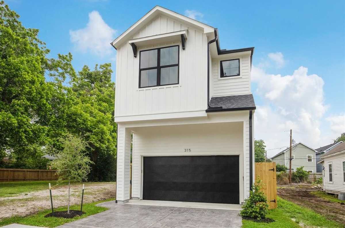 $529,500 - 4Br/3Ba -  for Sale in Independence Heights, Houston
