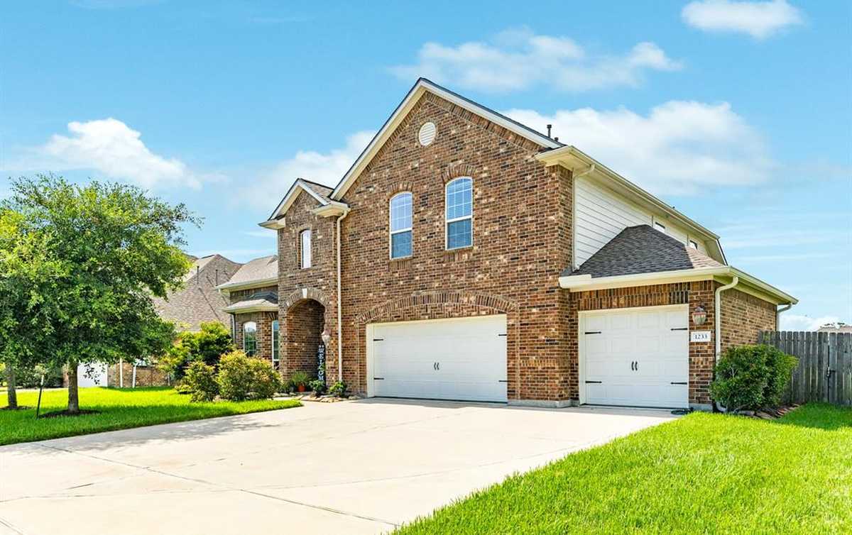 $545,000 - 4Br/4Ba -  for Sale in Heritage Court Sd Sec 1, Angleton