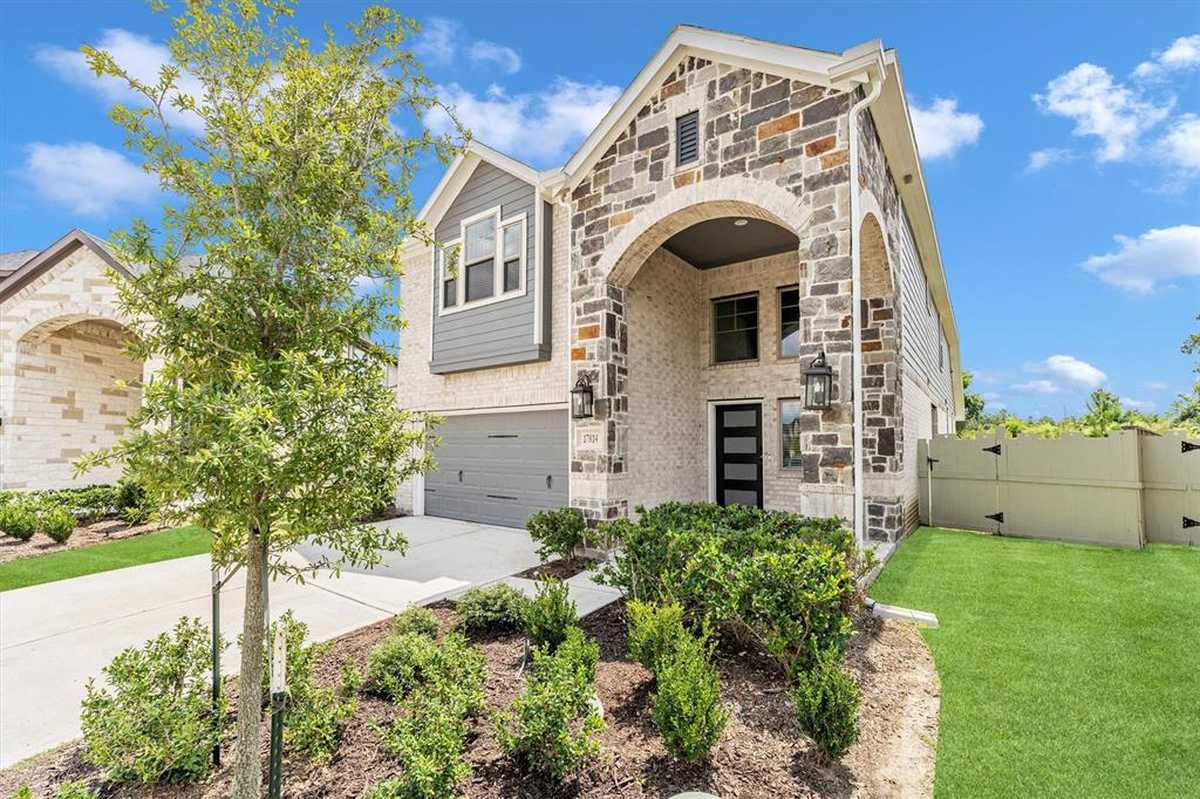 $449,500 - 4Br/4Ba -  for Sale in Harpers Preserve, Conroe