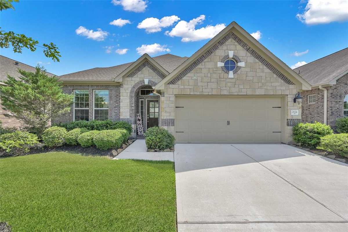 $375,000 - 4Br/2Ba -  for Sale in Meadows At Imperial Oaks 04, Conroe