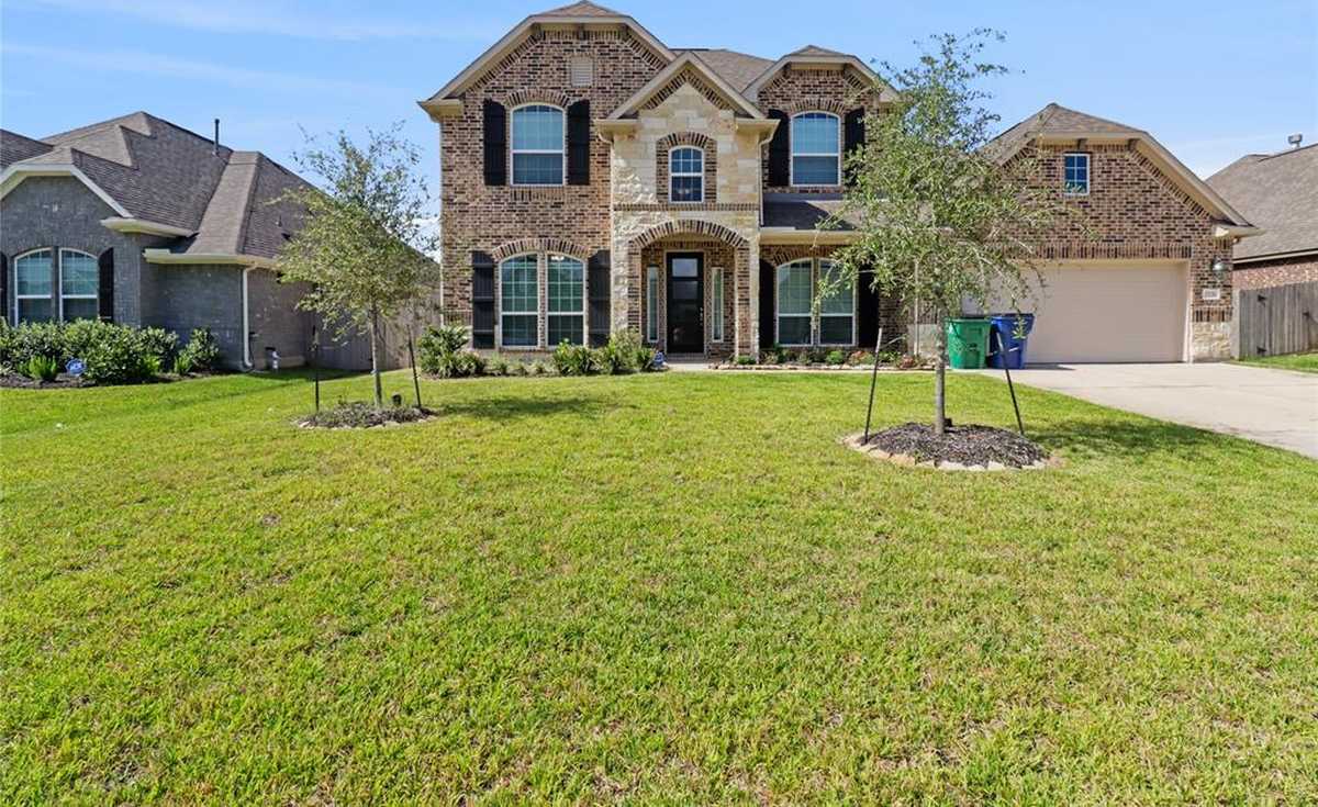 $515,400 - 4Br/4Ba -  for Sale in Heritage Park Sec 2 A0318 T S, Angleton