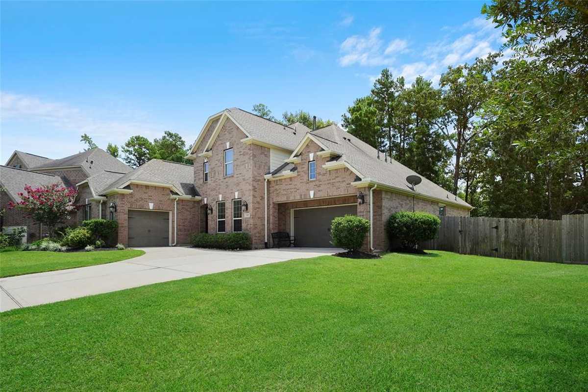 $649,000 - 4Br/4Ba -  for Sale in Graystone Hills, Conroe