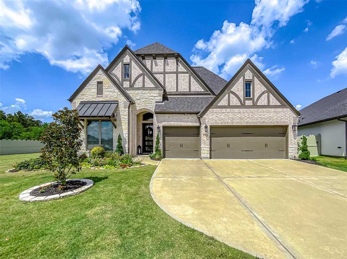 $725,000 - 4Br/4Ba -  for Sale in Harpers Preserve 26, Conroe