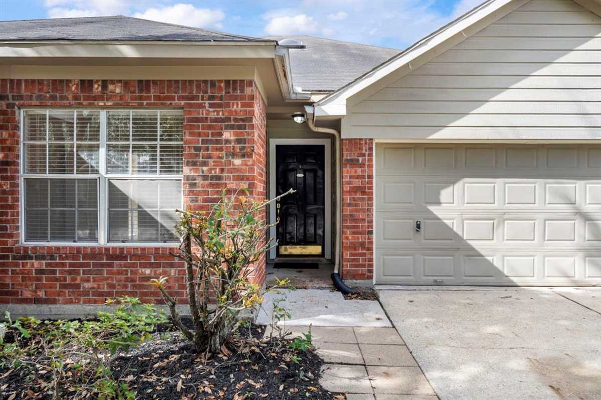 $275,000 - 4Br/2Ba -  for Sale in Imperial Oaks Village 03, Spring