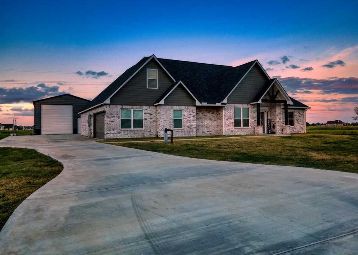 $539,000 - 4Br/3Ba -  for Sale in Bar X Ranch Sec 2, Angleton