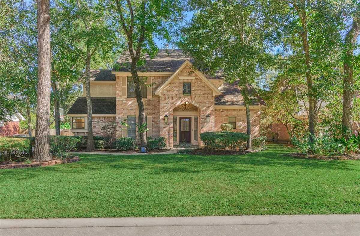 $599,900 - 4Br/3Ba -  for Sale in The Woodlands, The Woodlands