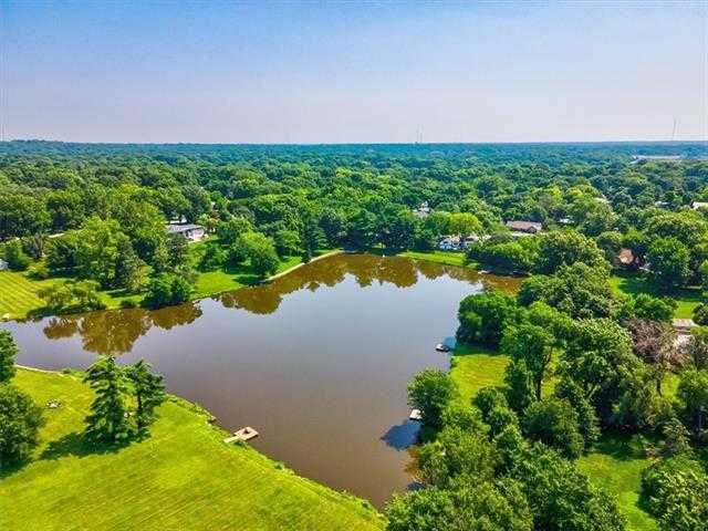 $1,275,000 - 5Br/4Ba -  for Sale in Somerset Acres, Leawood