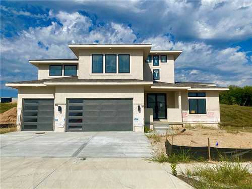 $1,051,000 - 5Br/4Ba -  for Sale in The Palisades, Riverside