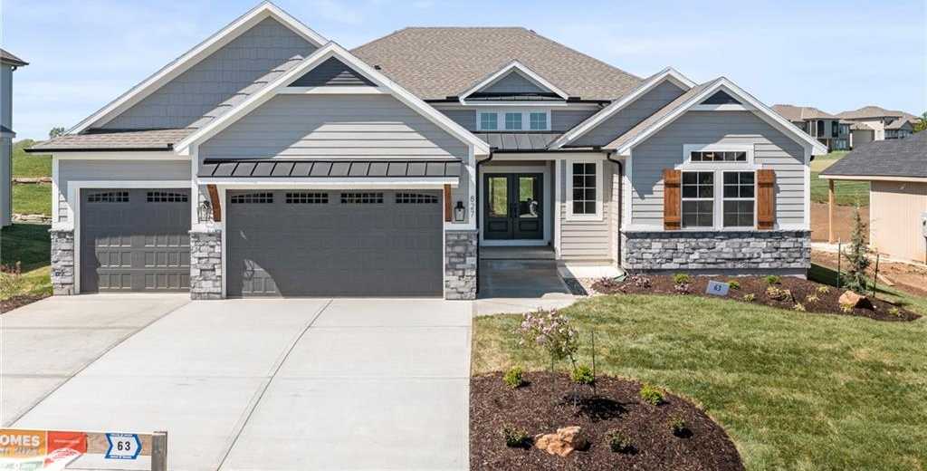 $799,950 - 5Br/5Ba -  for Sale in Creekmoor - Edgewater, Raymore