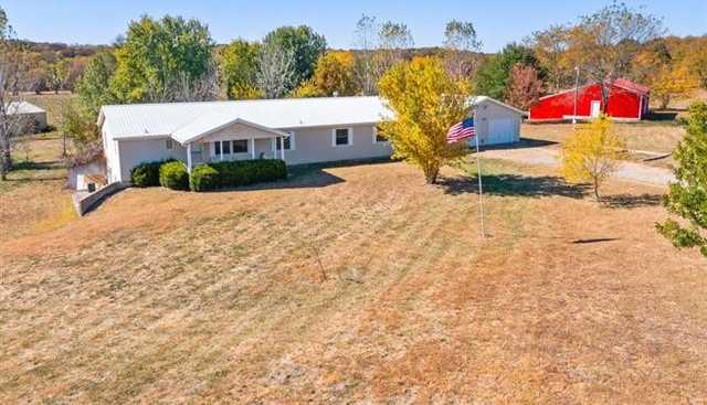 $375,000 - 4Br/3Ba -  for Sale in Leavenworth Co. S., Leavenworth
